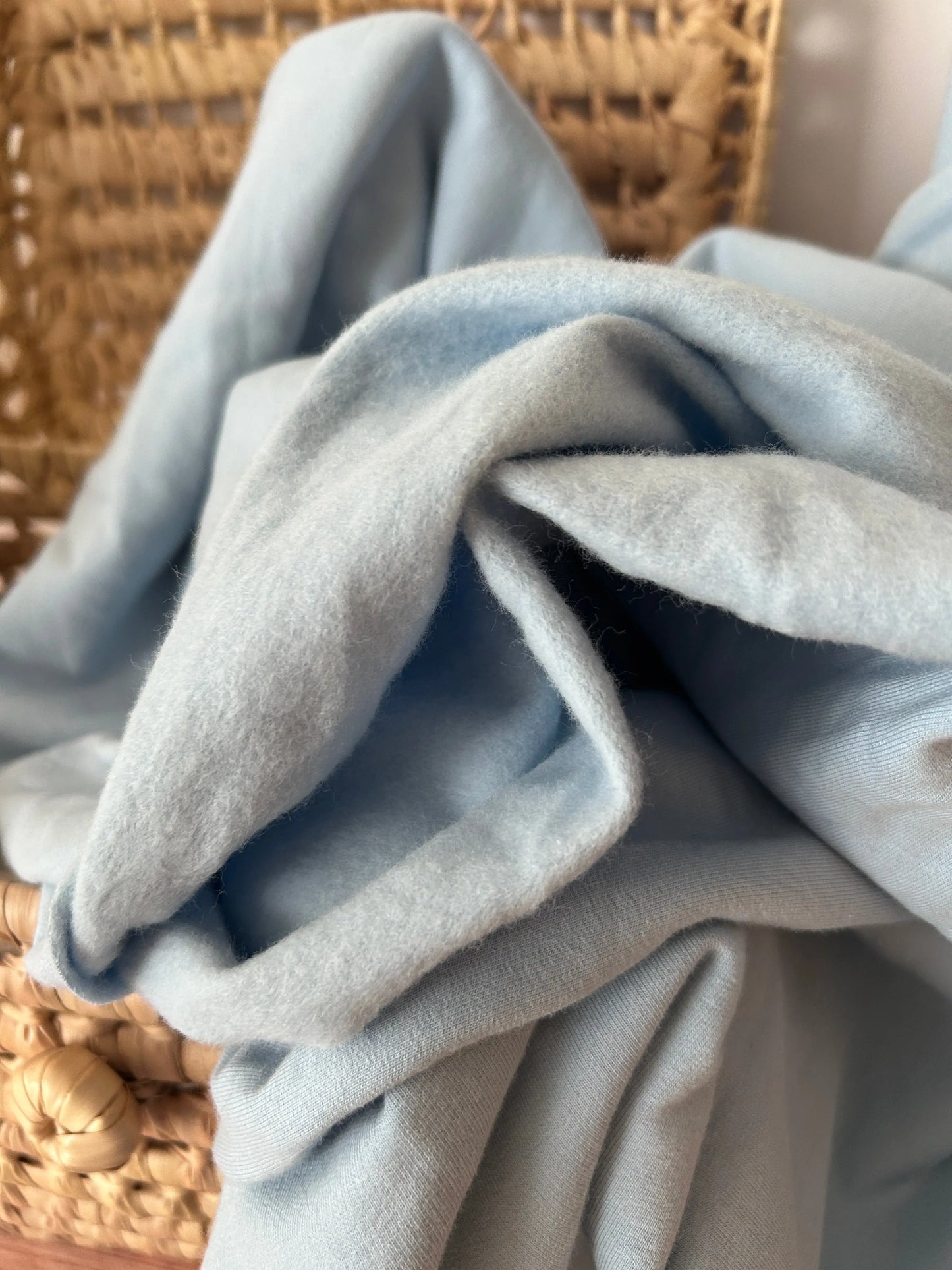 Tissu sweat french terry coloris bleu ciel Emilia Fabrics