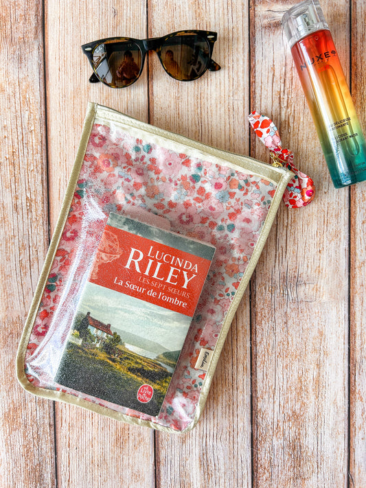 Pochette livre imperméable en tissu Liberty – Protège-livre enduit fait main | Plage & Piscine Emilia Maison créative