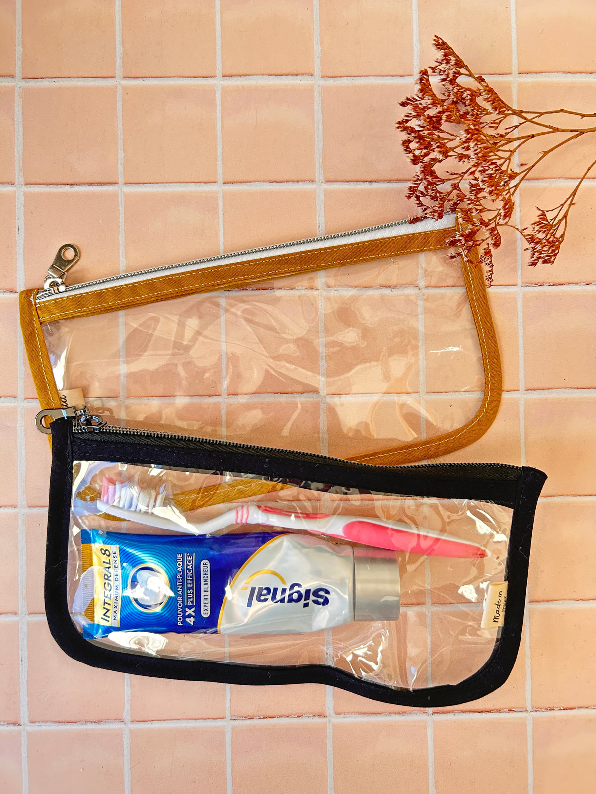 Une trousse transparente pratique et multi-usages Emilia Maison créative