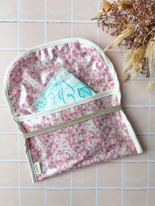 Pochette serviette hygiénique enduite