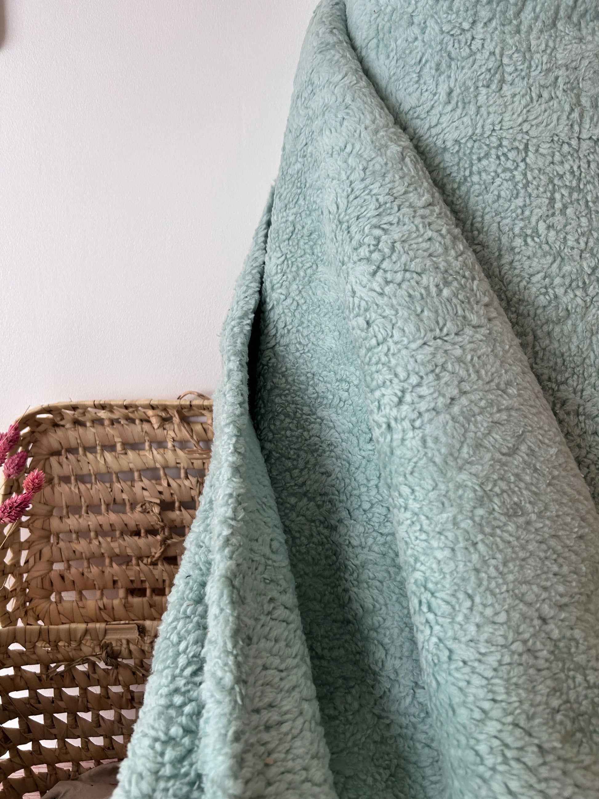 Tissu sherpa coloris vert sauge Emilia Fabrics