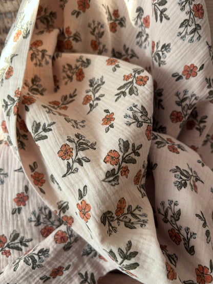 Pochette livre fleurie en double gaze