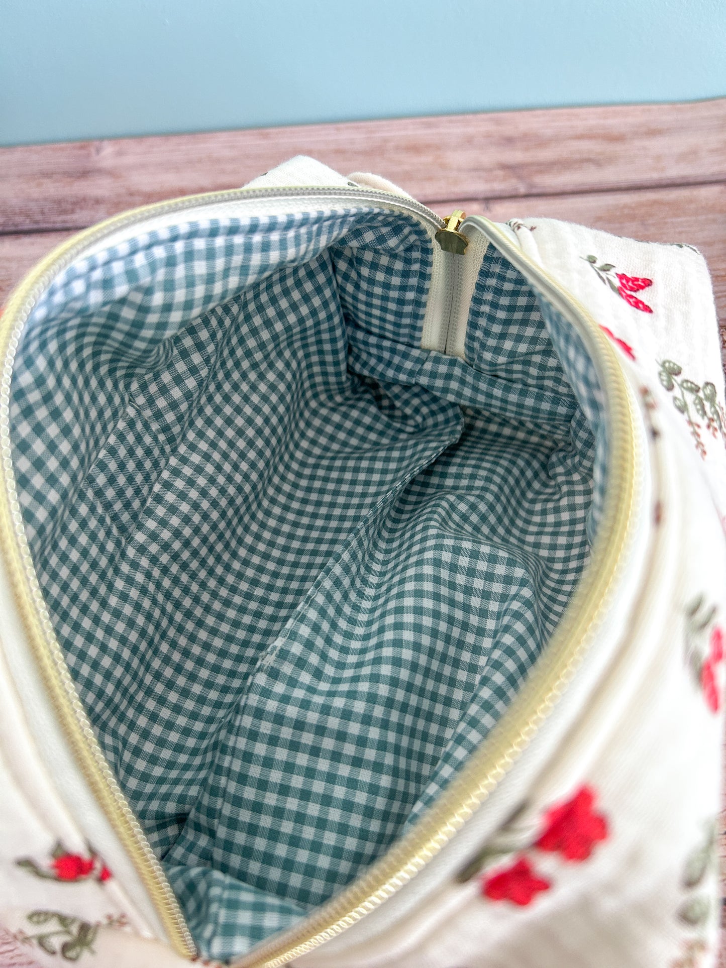 Petite trousse de toilette fleurie en double gaze- Motif Fergie