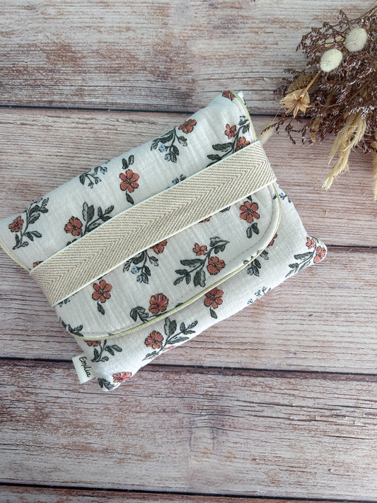 Pochette livre fleurie en double gaze