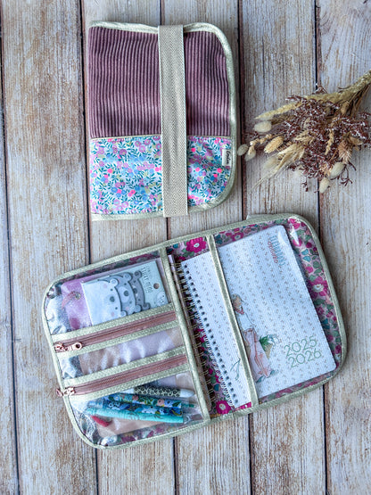 Pochette Organisatrice Fleurie – Housse d’Agenda & Stylos