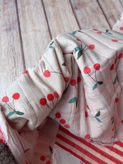 Tissu double gaze matelassé cerises Emilia Fabrics