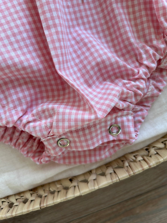 Barboteuse bébé Albertine – Vichy rose & col Claudine blanc Emilia Maison créative