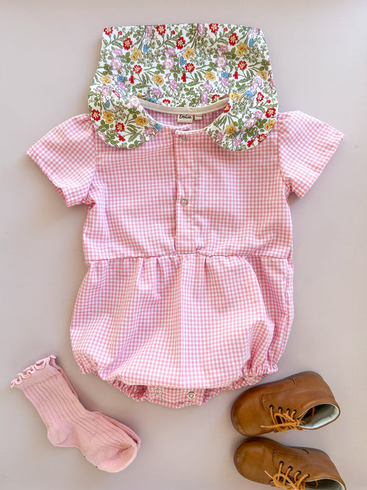 Barboteuse bébé Albertine – Vichy rose & col Claudine blanc Emilia Maison créative
