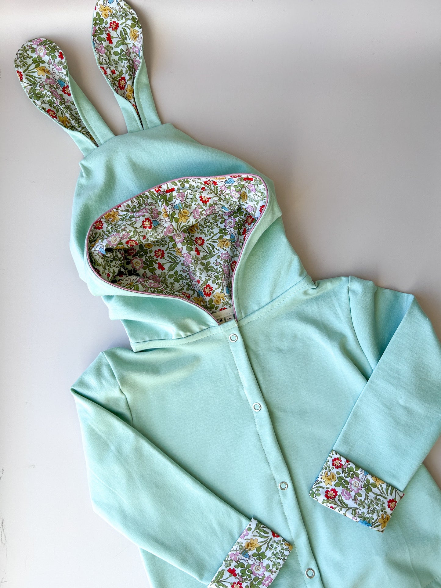 Veste oreilles lapin- Aneko Emilia Maison créative