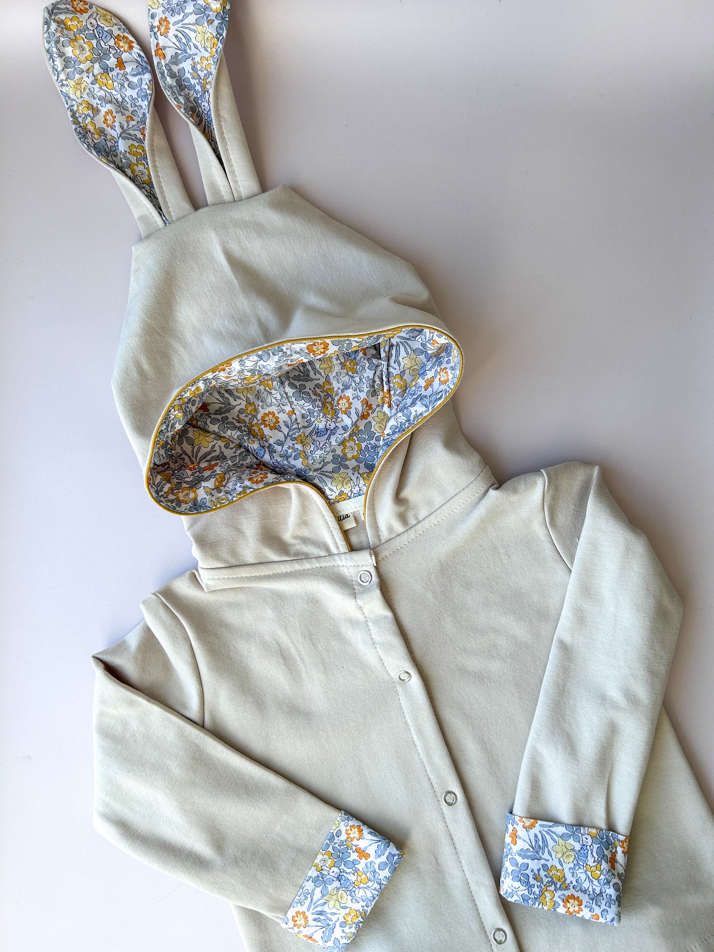 Veste oreilles lapin- Aneko Emilia Maison créative