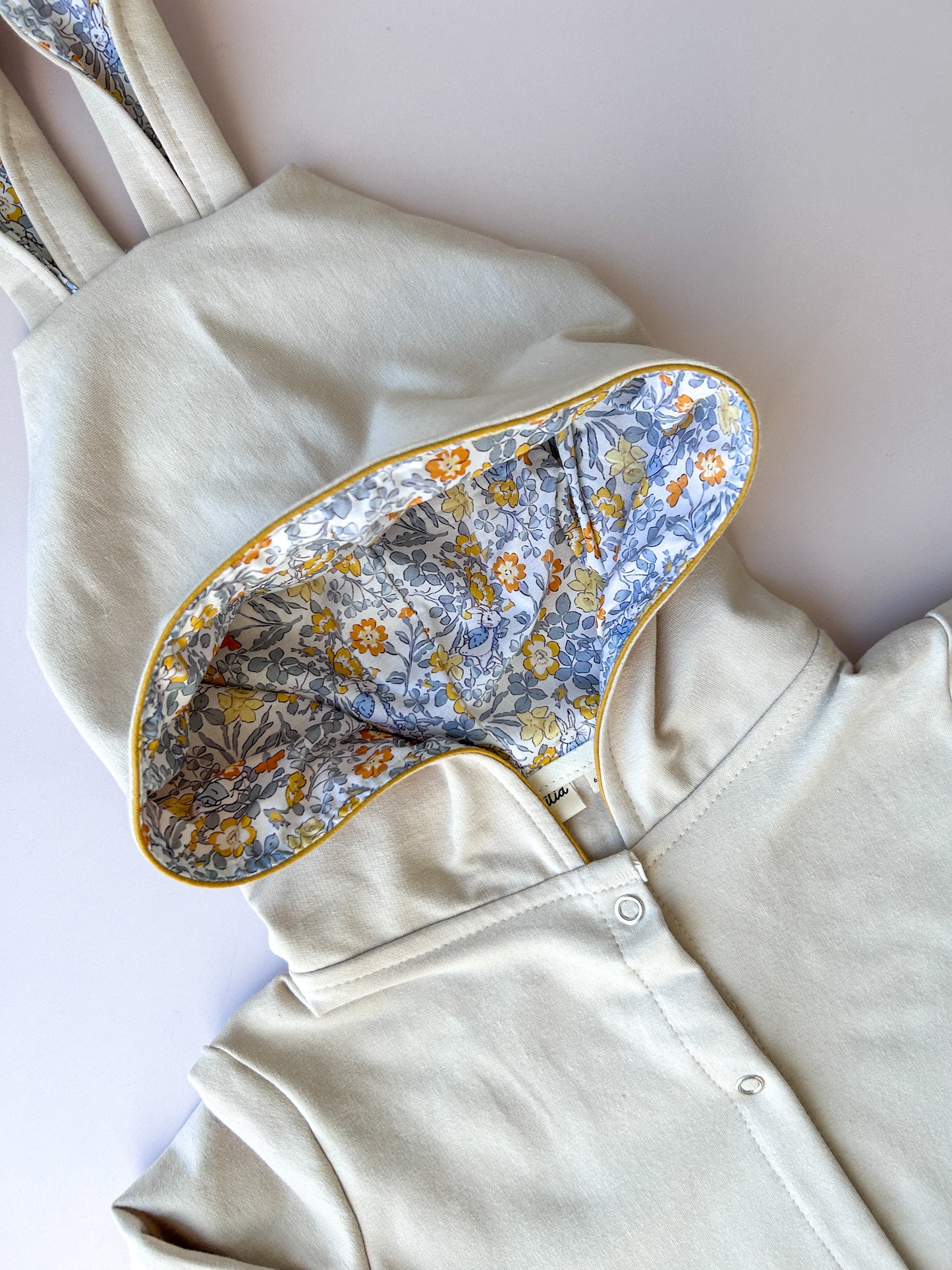 Veste oreilles lapin- Aneko Emilia Maison créative