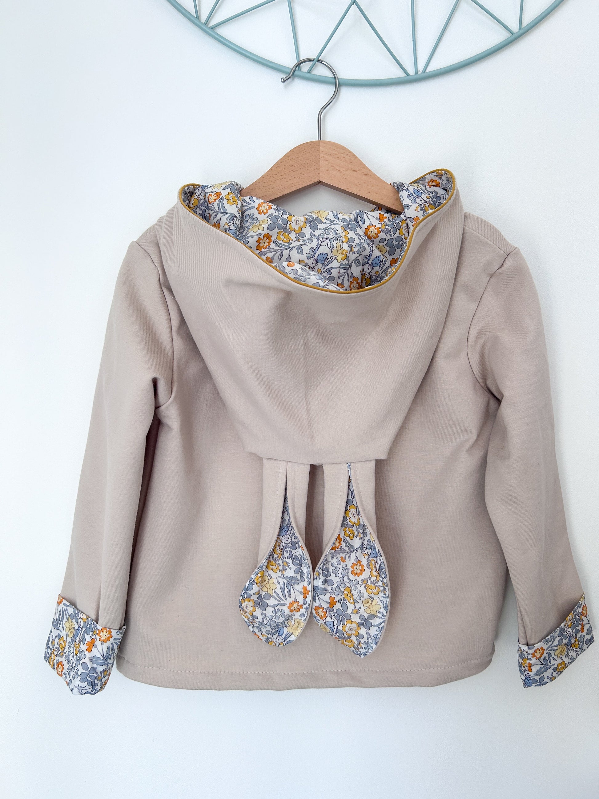 Veste oreilles lapin- Aneko Emilia Maison créative