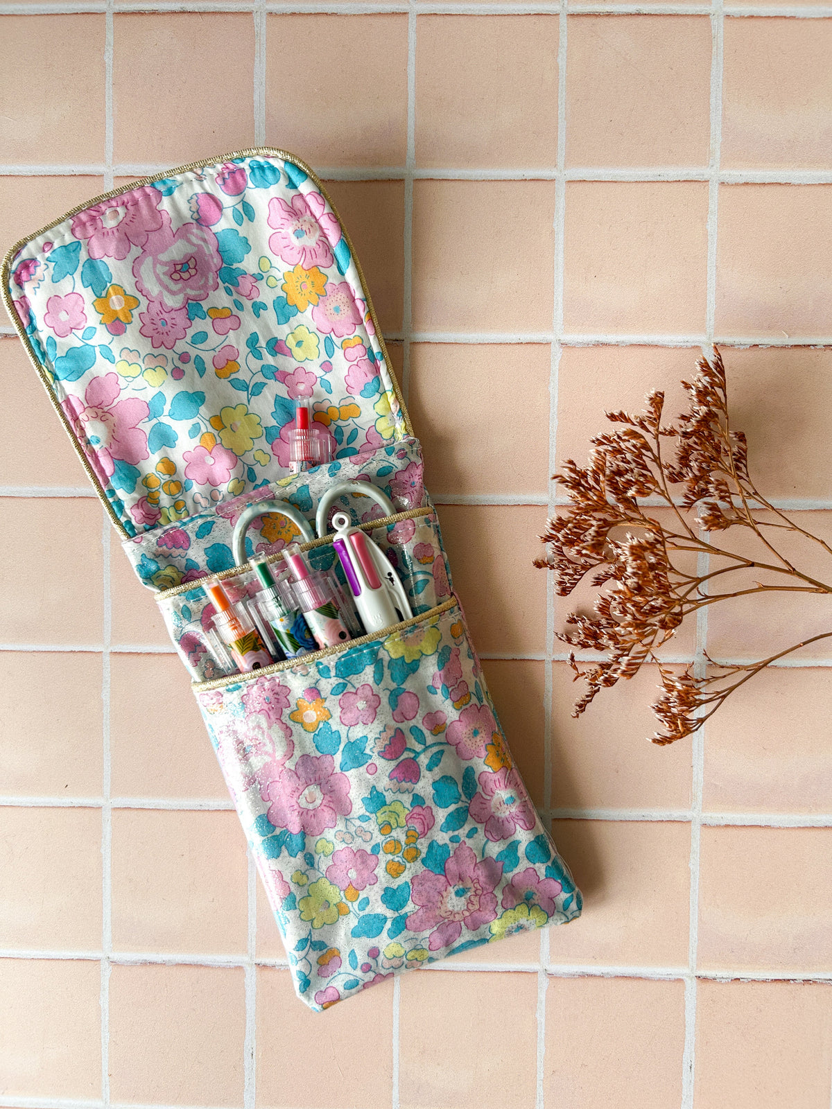 Pochette infirmière en Liberty enduit Emilia Maison créative