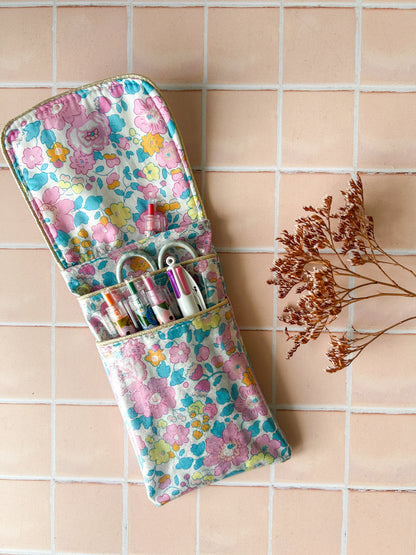 Pochette infirmière en Liberty enduit Emilia Maison créative