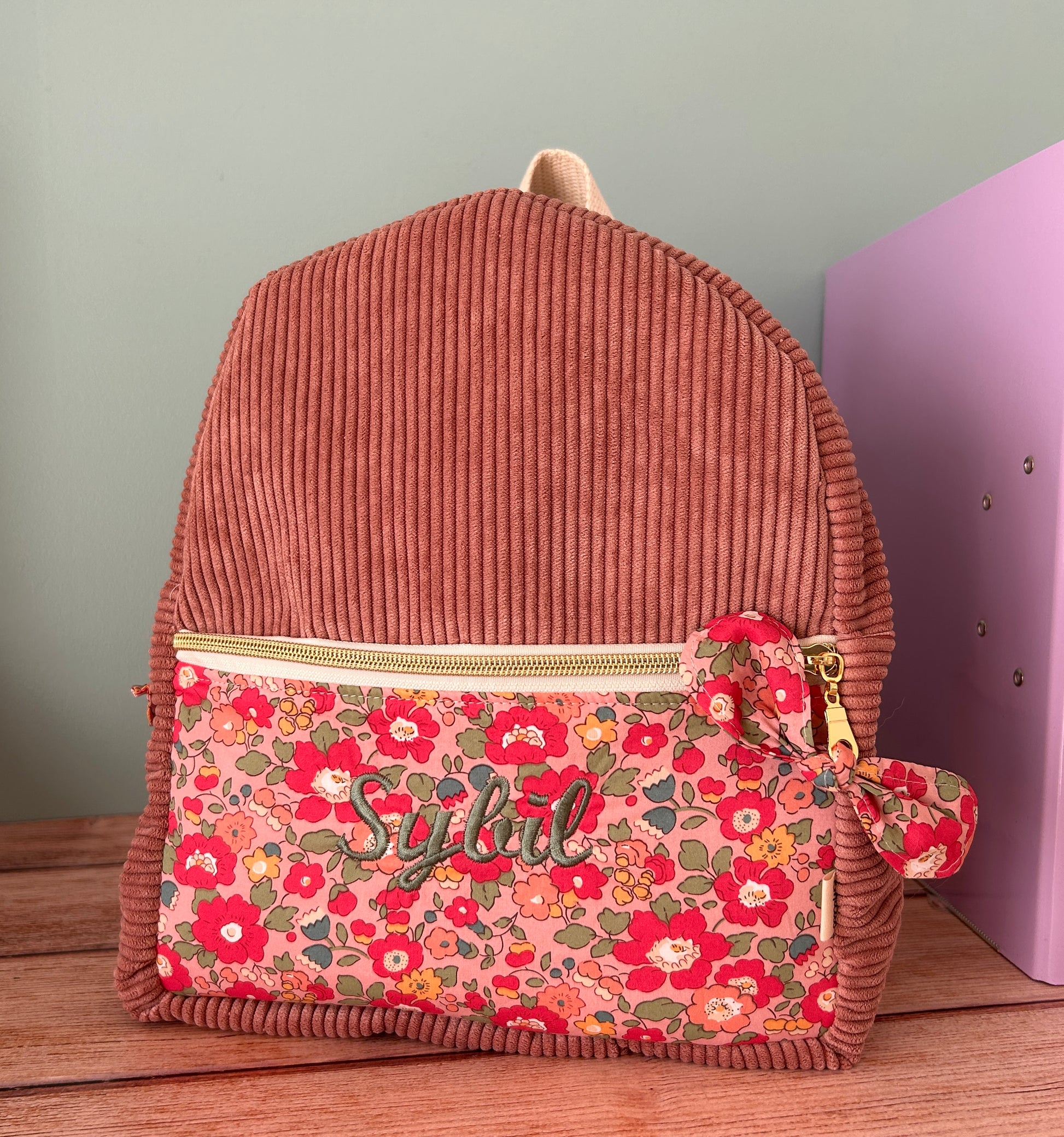 Sac à dos maternelle personnalisé en velours et Liberty cousu à la main